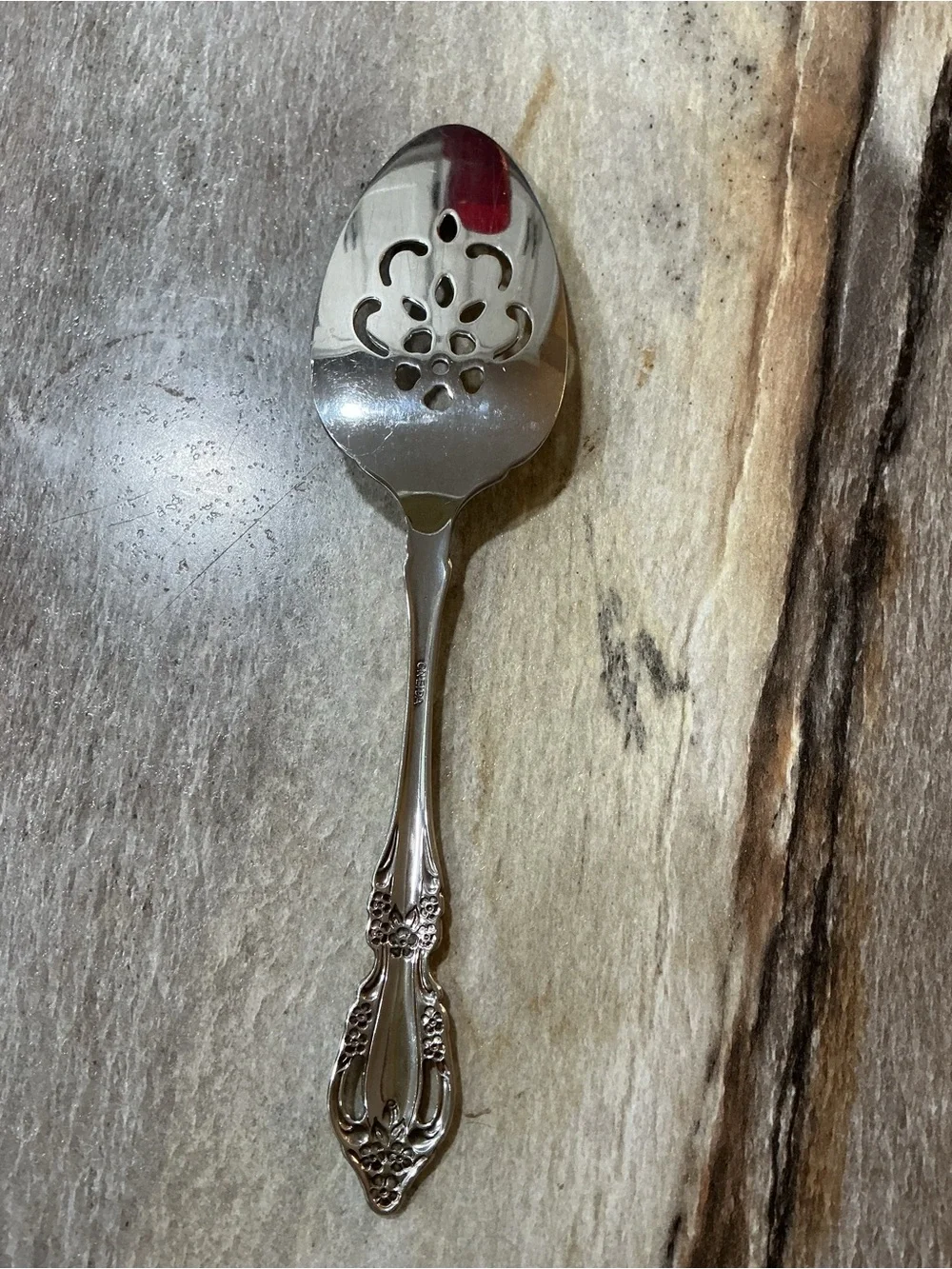 Vintage Oneida Distinction Deluxe Raphael Pierced Stainless Pie Server